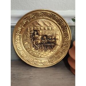 Vintage Peerage England Wall Hang Embossed Brass Round Plate Plaque Tavern Pub
